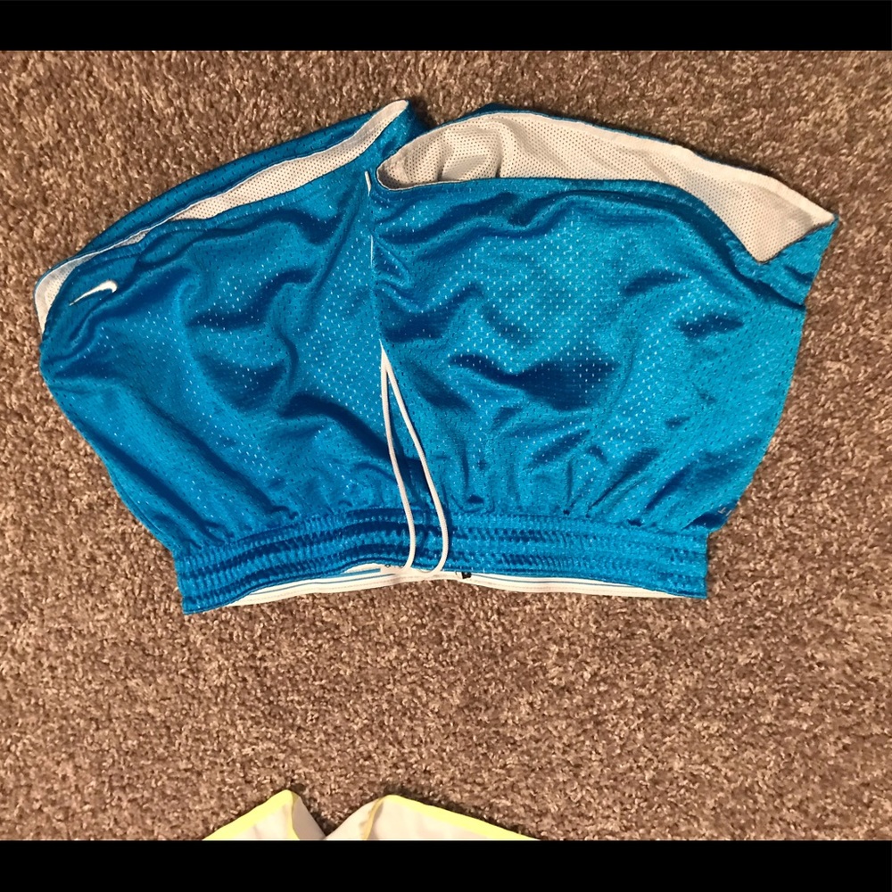 Nike Shorts!! Size Medium!